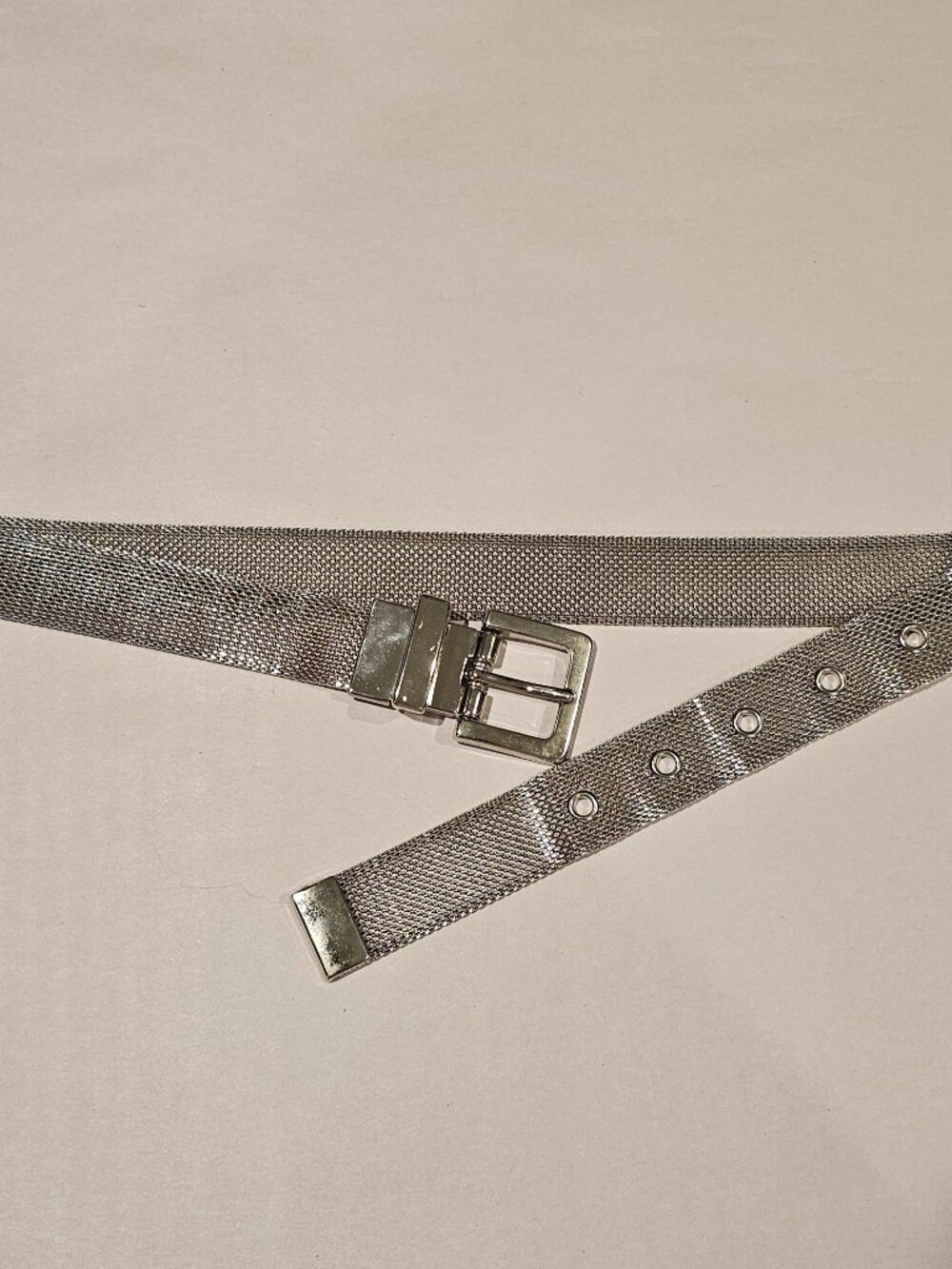 Vintage Unbranded Silver Tone Metal Belt Retro Size 28" (to middle hole)